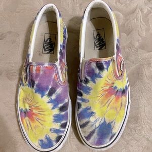 Mens 9/ Womens 10 1/2 tie dye vans